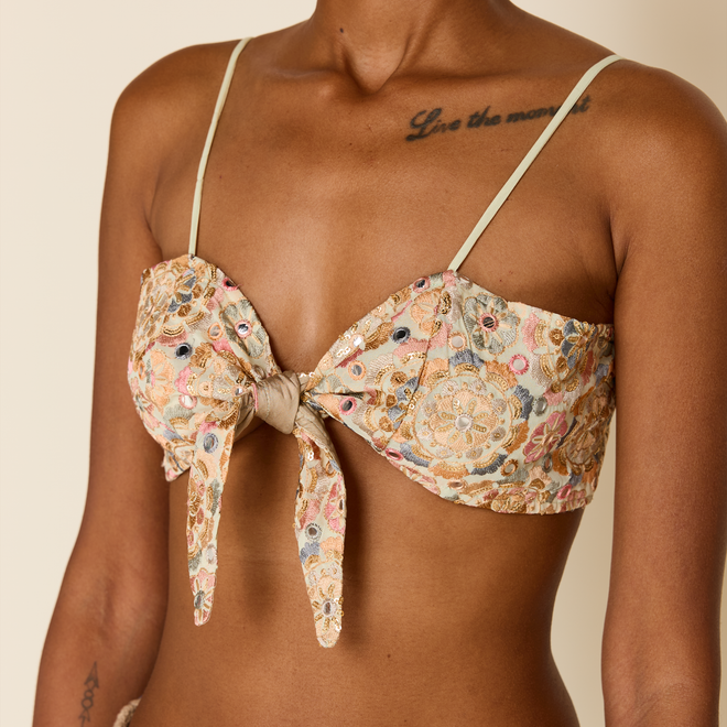 EMBROIDERED MARSHMALLOW TOP